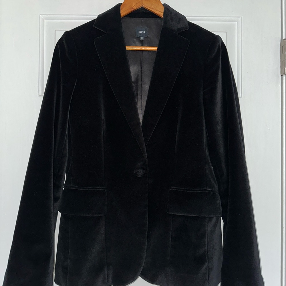 Edwin Black Velvet Single-Button Blazer
